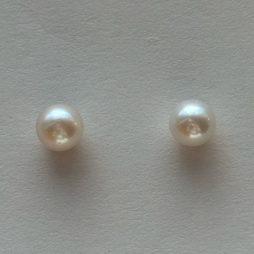 14k Gold Genuine Pearl Stud Earrings